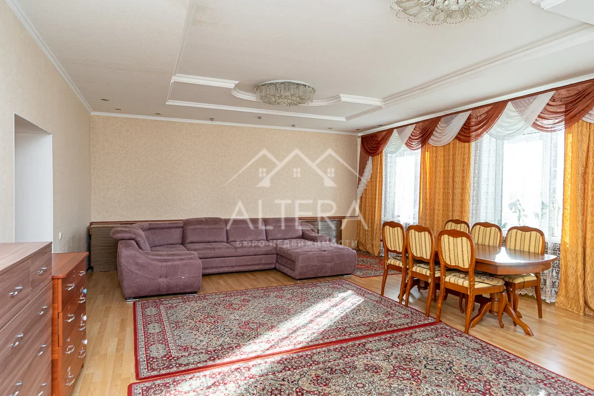 Продажа / Дома и коттеджи, Казань, улица Пестеля, 10 699 000 ПРЕДЛАГАЕМ ВАШЕМУ ВНИМАНИЮ : Дом 2001 года постройки, лучшее предложение в ценовом сегменте Добротный, ухоженный дом... - 10