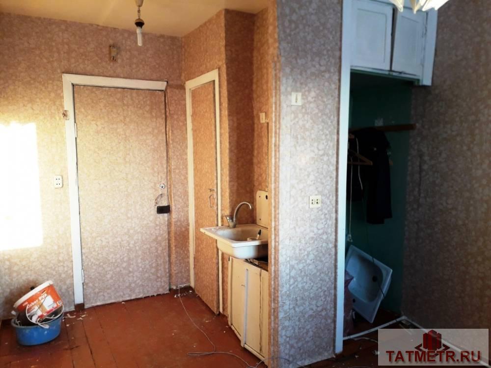 Продажа / Квартиры, Зеленодольск, Паратская улица, 529 000 ПРОДАЕТСЯ уютная гостинка с косметическим ремонтом в г. Зеленодольск. Окно-стеклопакет, трубы водоснабжение заменены.... - 1