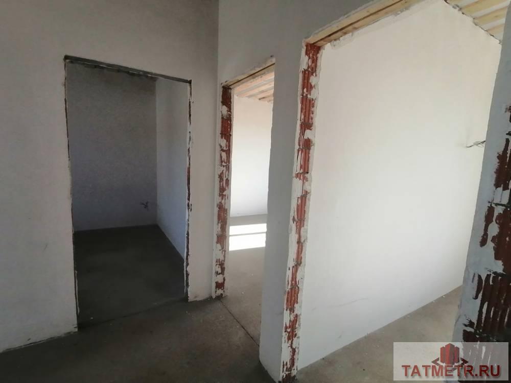 Продажа / Жилая / Дом с участком, Зеленодольск, Большая Заводская улица, 6 800 000 ПРОДАЕТСЯ отличный двухэтажный кирпичный коттедж в г. Зеленодольск. Дом пред чистовая отделка. На первом этаже:... - 3