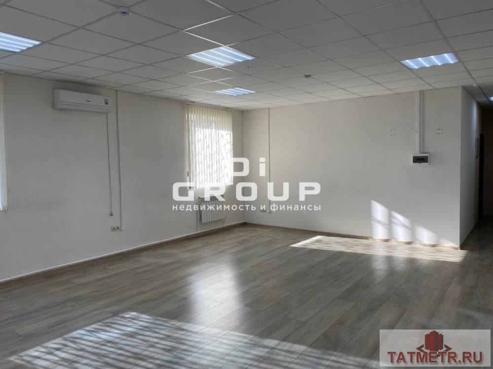 Коммерческая / Аренда / Офисы, Казань, улица Хади Такташа, 26 600 В новом БЦ «Белый филин» сдается блок офис 38кв.м(25.5кв.м и 12.5кв.м) Коммунальные услуги включены в стоимость. В... - 2