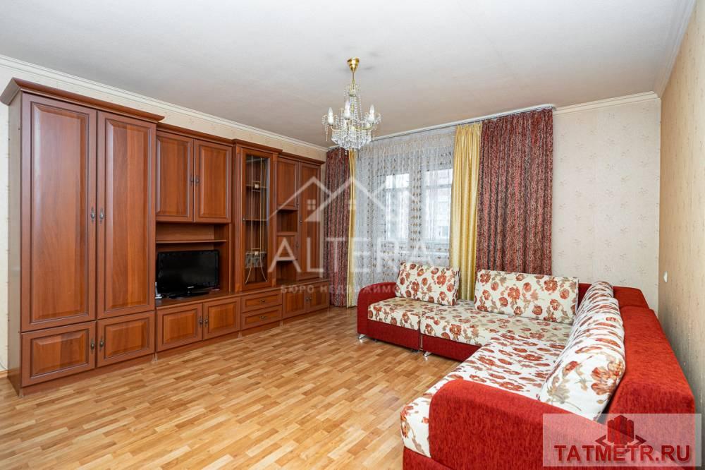 Продажа / Квартиры, Казань, 2-я Азинская улица, 7 690 000 Продаю просторную 2-х кoмнатную кваpтиpу добротном кирпичном доме 2004 г. О KBАРТИРЕ: Полноценная двухкомнатная...
