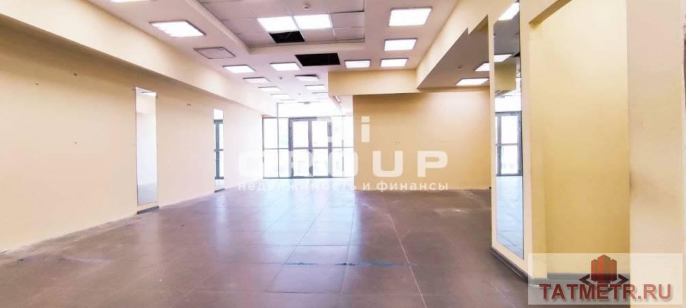 Аренда / Коммерческая / Free purpose, Казань, улица Рихарда Зорге, 294 000 Сдам торговое помещение, 148 м² Основные характеристики: — первый этаж жилого дома; — 1 линия, высокий пешеходный и... - 2