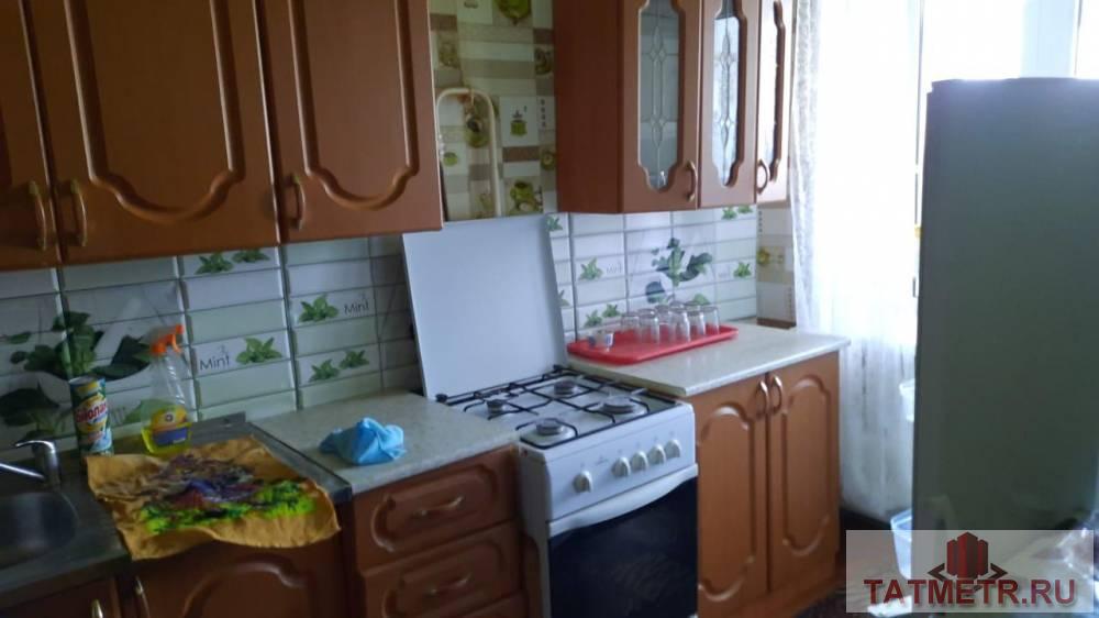 Аренда / Жилая / Квартира, Зеленодольск, Комсомольская улица, 10 000 Сдается отличная квартира в центре города Зеленодольск. В квартире имеется вся необходимая мебель: стенка,... - 3