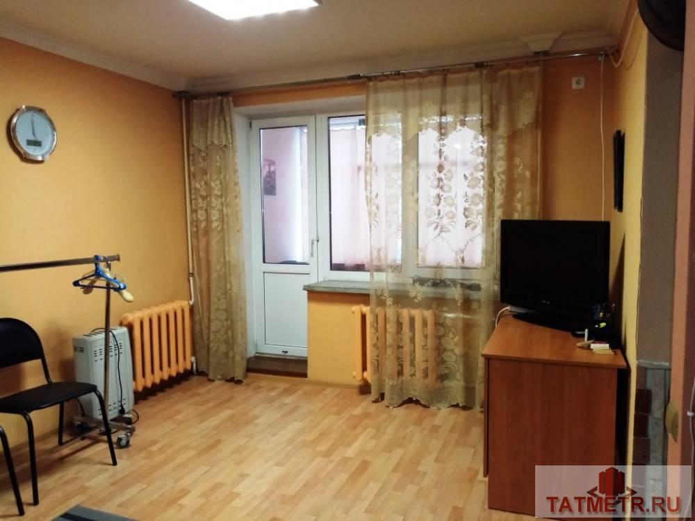 Продажа / Квартиры, Зеленодольск, Комарова улица, 2 580 000 Продается отличная квартира в г. Зеленодольск, мкр. Мирный. Первый этаж высокий, на уровне второго. Квартира в...