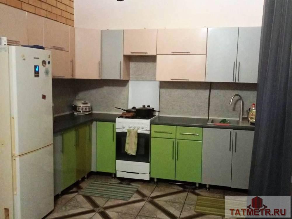 Продажа / Жилая / Дом с участком, Волжск, Байдукова улица, 5 200 000 ПРОДАЕТСЯ отличный, кирпичный двухэтажный коттедж в г. Волжск. Дом 2016 года постройки. Первый этаж: кухня-студия,... - 2