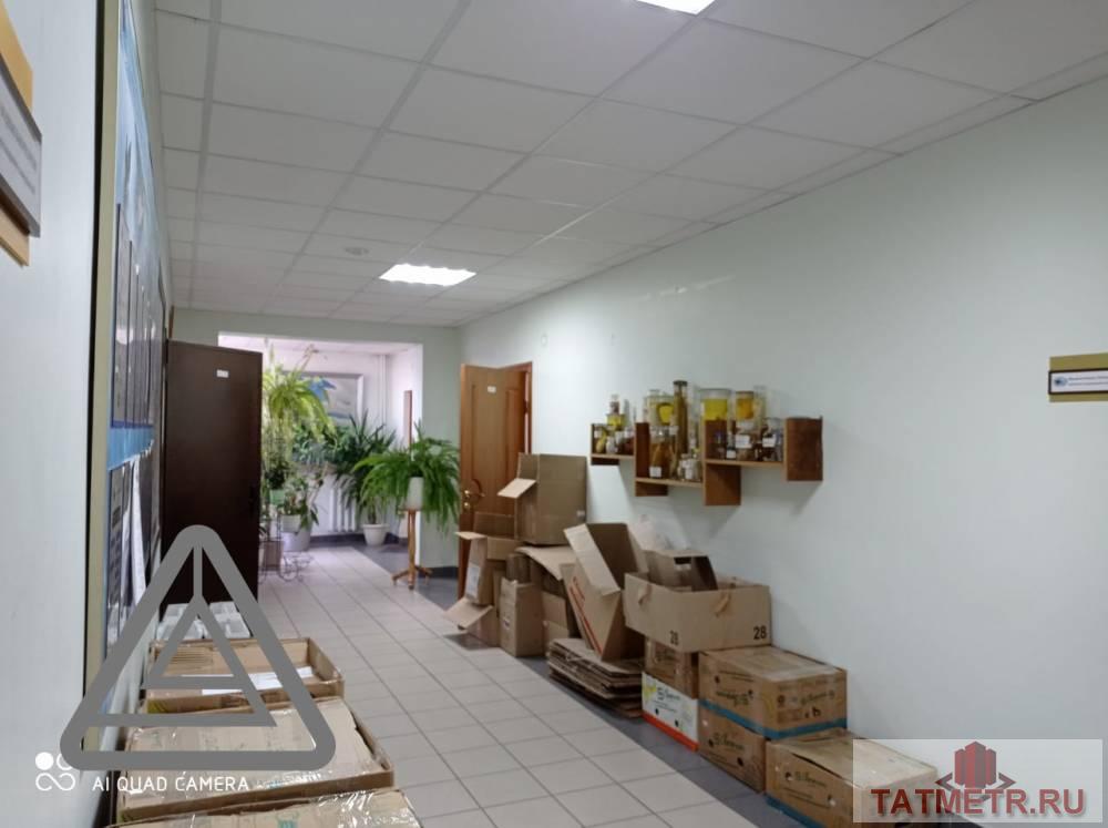 Аренда / Коммерческая / Free purpose, Казань, улица Тази Гиззата, 138 680 Сдается офисное 231.2 квм помещение по адресу: ул. Тази Гиззата 4 . В отличном состоянии. (4 этаж) В помещении: —... - 7