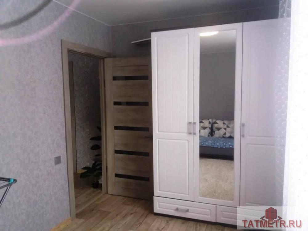 Продажа / Квартиры, Зеленодольск, Маяковского улица, 1 999 000 ПРОДАЕТСЯ двухкомнатная квартира на среднем этаже в г. Зеленодольск. Окна пластиковые, натяжные потолки, на полу... - 3
