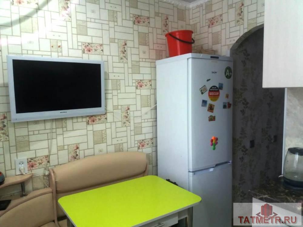 Продажа / Квартиры, Зеленодольск, Маяковского улица, 1 999 000 ПРОДАЕТСЯ двухкомнатная квартира на среднем этаже в г. Зеленодольск. Окна пластиковые, натяжные потолки, на полу... - 5