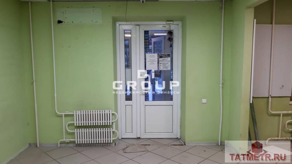 Коммерческая / Аренда / Офисы, Казань, улица Академика Сахарова, 57 000 Сдается помещение в густо населенным спальном районе. -Первая линия -Первый этаж -Огромный пеший и автомобильный... - 2