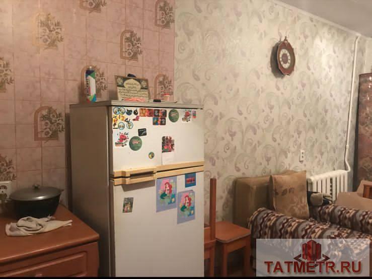 Продается уютная комната в г. Зеленодольск. В комнате выделена своя кухонная зона, санузел душ на 3-4 семьи. Комната... - 1