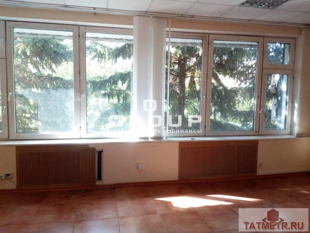 Коммерческая / Аренда / Офисы, Казань, улица Табейкина, 31 800 Сдается офис на втором этаже трехэтажного здания площадью 53,9 кв м по адресу Табейкина дом 19А. Состоит из двух... - 2