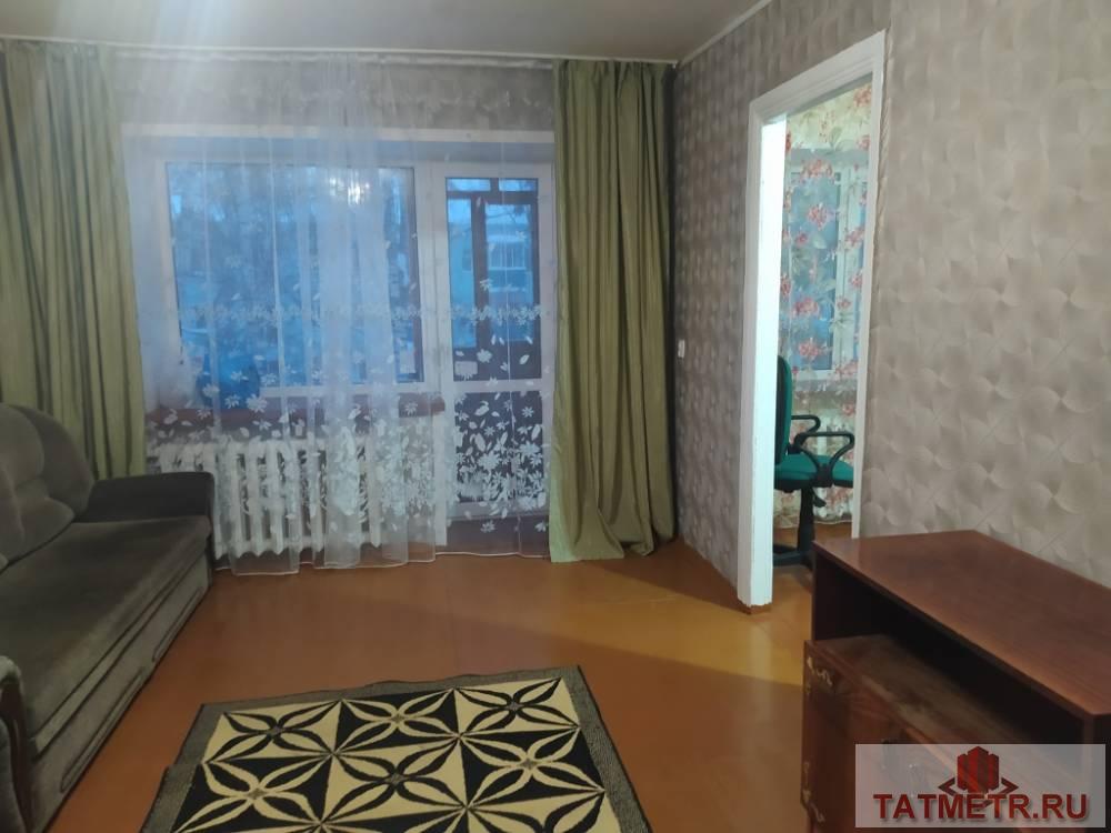 Аренда / Жилая / Квартира, Зеленодольск, Космонавтов улица, 11 000 Сдается двухкомнатная квартира в центре г. Зеленодольск. В комнатах есть вся необходимая для проживания мебель,...