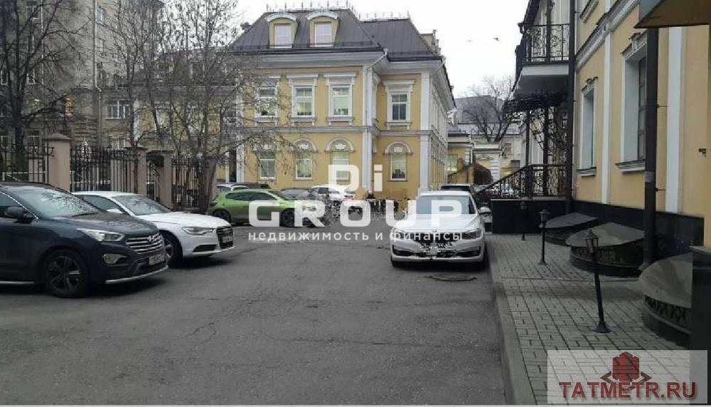 Продажа / Коммерческая / Public catering, Казань, Петербургская улица, 270 000 000 Продаю 2 этажный дом в центре города. Своя парковка. Брокер по коммерческой недвижимости. «DiGroup — недвижимость и...