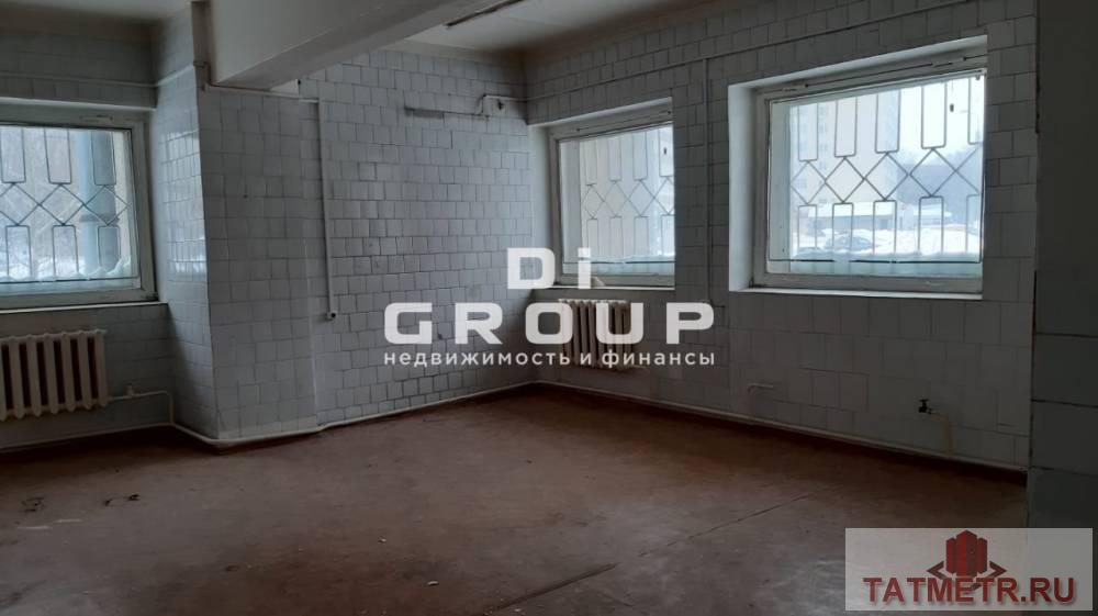 Коммерческая / Аренда / Офисы, Казань, улица Кулахметова, 150 000 Сдается помещение по ул. Кулахметова,22. спальный район с хорошим пешим и автомобильным трафиком. -Первая линия... - 4