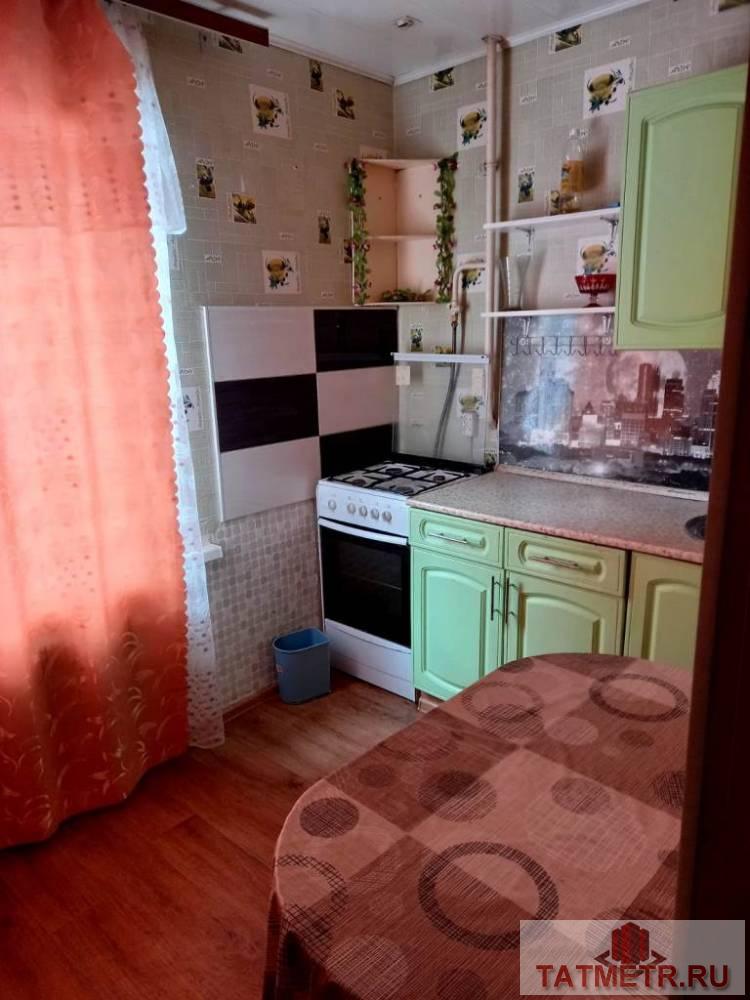 Продажа / Квартиры, Зеленодольск, Столичная улица, 2 500 000 Продается просторная, теплая, уютная однокомнатная квартира в микрорайоне Мирный г. Зеленодольска. Окна стеклопакет,... - 2