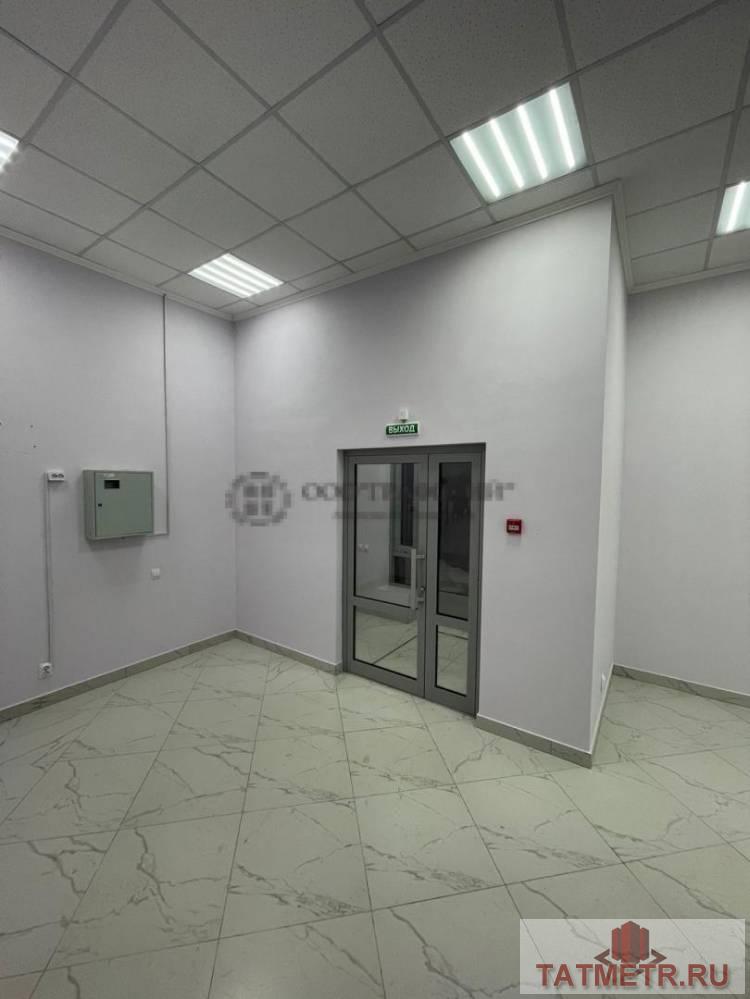 Аренда / Коммерческая / Free purpose, Казань, улица Азата Аббасова, 50 000 Сдаю помещение свободного назначения 61 кв. м. в ЖК «Весна». В помещении сделан ремонт, потолки 4 м, отдельный... - 1