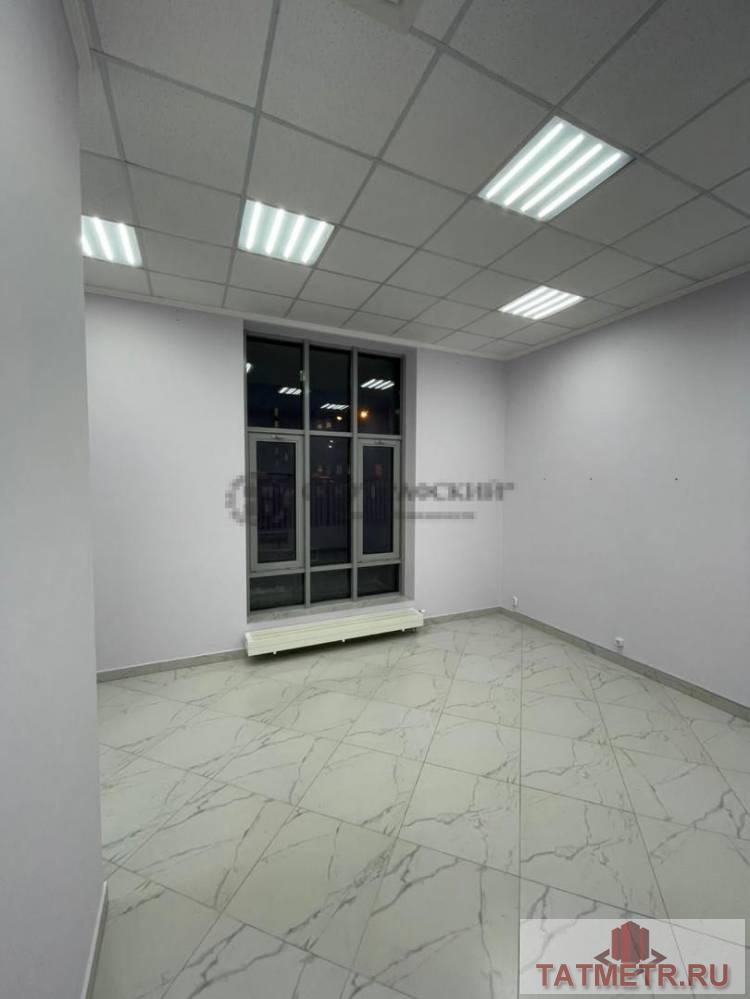 Аренда / Коммерческая / Free purpose, Казань, улица Азата Аббасова, 50 000 Сдаю помещение свободного назначения 61 кв. м. в ЖК «Весна». В помещении сделан ремонт, потолки 4 м, отдельный... - 2