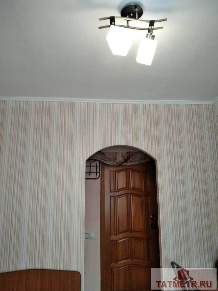 Продается комната в центре города Зеленодольск. Комната в хорошем состоянии. Остается вся мебель.  Комната поделена... - 1