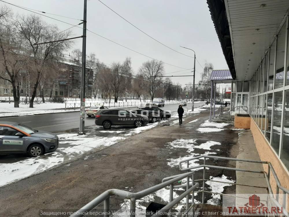 Сдам в аренду торговую площадь в Ново-Савиновском районе. — площадь 600 кв.м., первый этаж, первая линия; — высота...