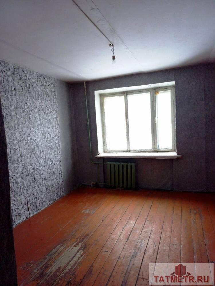 Продается комната в центральном районе г. Волжск. Комната расположена на среднем этаже кирпичного дома. Соседи тихие....