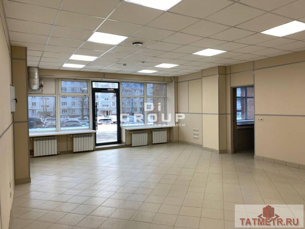 Коммерческая / Аренда / Офисы, Казань, улица Фатыха Амирхана, 29 700 дается помещение на первом этаже 33 кв.м по адресу Амирхана 12А. .Большие окна, на полу кафель. Характеристики: —... - 5