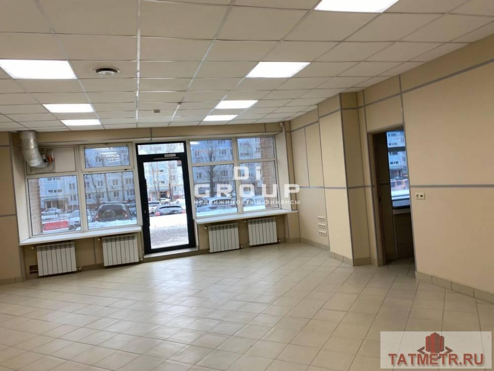 Коммерческая / Аренда / Офисы, Казань, улица Фатыха Амирхана, 29 700 дается помещение на первом этаже 33 кв.м по адресу Амирхана 12А. .Большие окна, на полу кафель. Характеристики: —... - 6