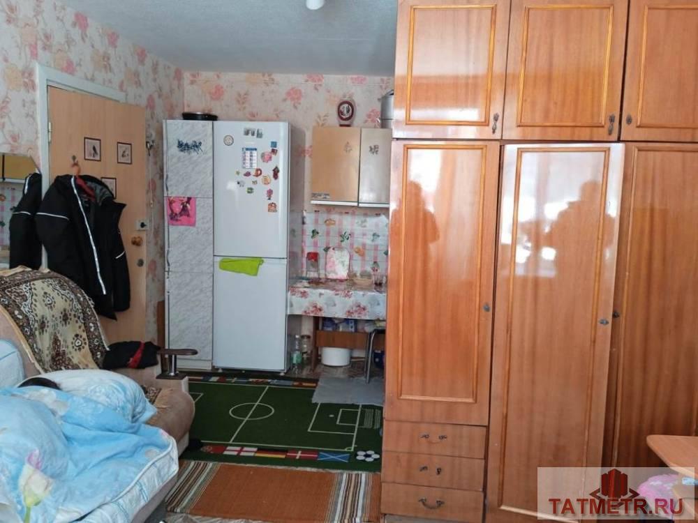 Продается отличная комната в блоке в г. Зеленодольск. Комната уютная, чистая, окно стеклопакет, новая входная... - 1