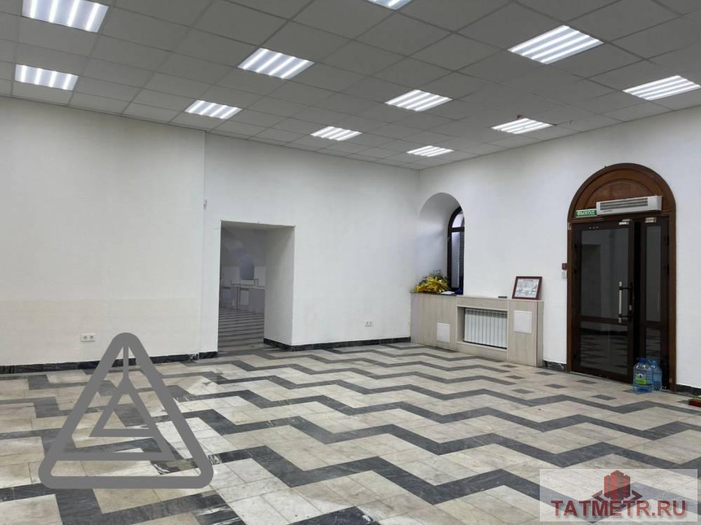 Продажа / Коммерческая / Office, Казань, Лево-Булачная улица, 22 000 000 Продается нежилое помещение с Арендаторами на 1 этаже общей площадью 173 кв.м. по адресу: ул. Лево-Булачная, д.52.... - 8