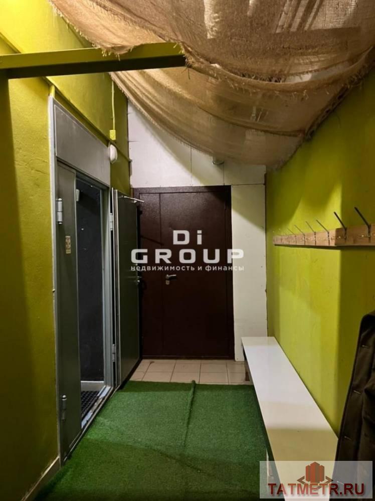 Продажа / Коммерческая / Office, Казань, Московская улица, 12 900 000 Продается помещение в центре города, с надежными арендаторами. Потолки 4 метра, качественная шумоизоляция. — мебель,... - 1