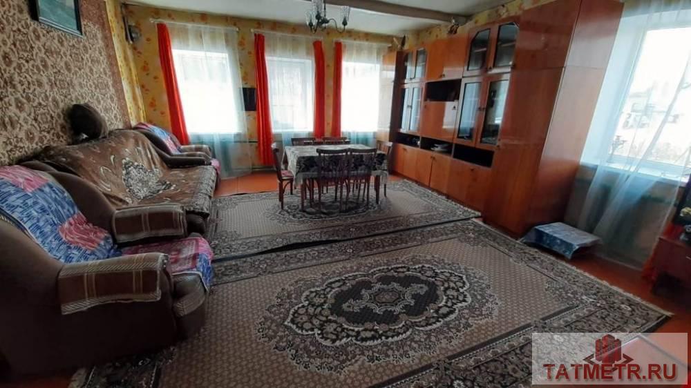 Продажа / Жилая / Дом с участком, г. Казань, Полесская улица, 4 999 000 Продается замечательный дом в г. Казань (Залесный). На участке 7 соток имеется баня, хоз. постройки, дом. Дворовая...