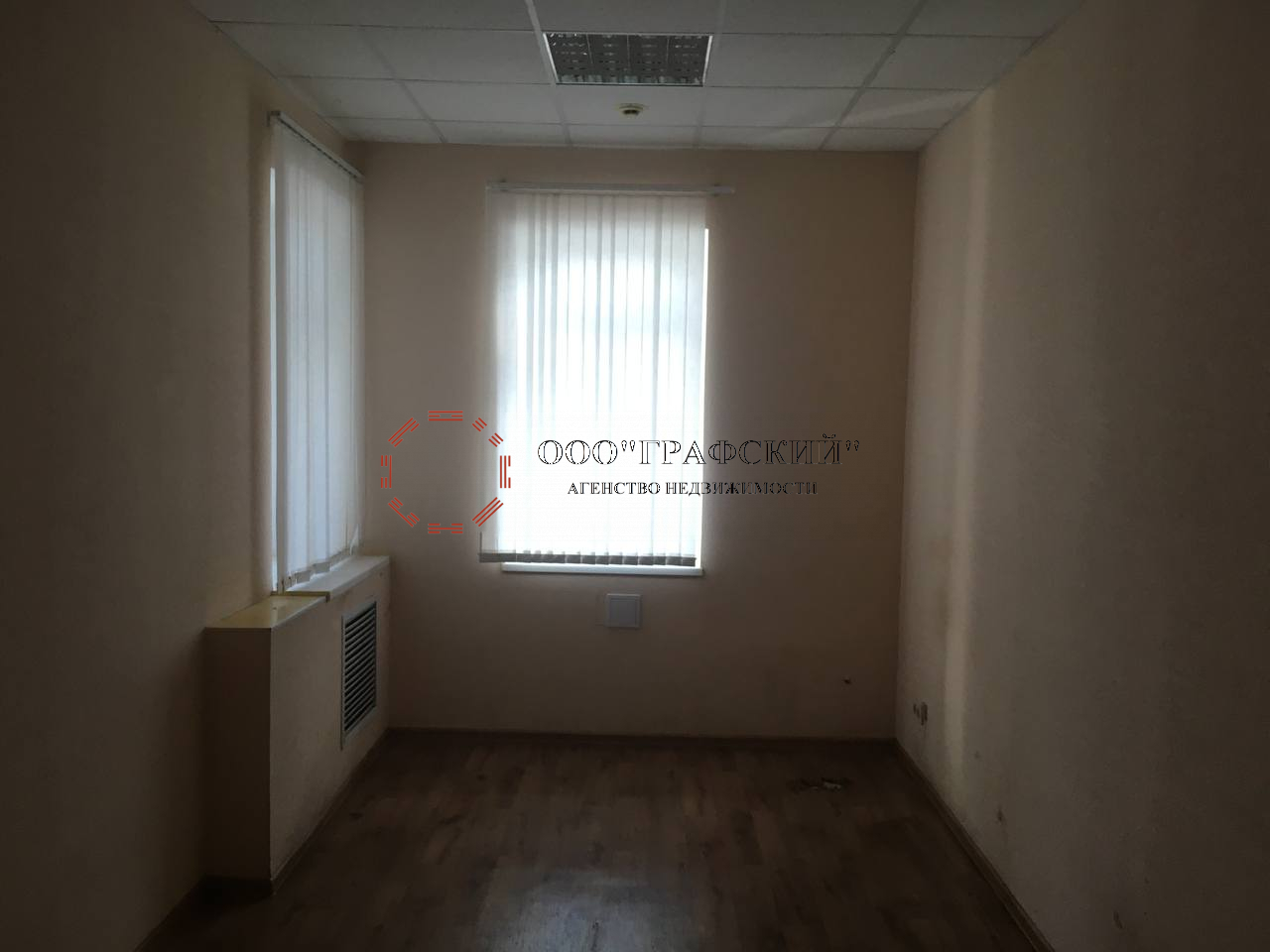 Коммерческая / Аренда / Офисы, Казань, улица Павла Морозова, 10 000 Сдаю офисное помещение 18 кв.м. на 2-м этаже 2-х этажного здания. Удобные подъездные пути есть все необходимые... - 1