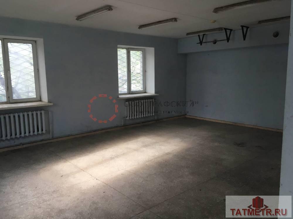 Аренда / Коммерческая / Warehouse, Казань, улица Павла Морозова, 63 000 Сдаю отапливаемое помещение складского назначения площадью 35 кв.м. Подойдет под множество видов деятельности!!!... - 1