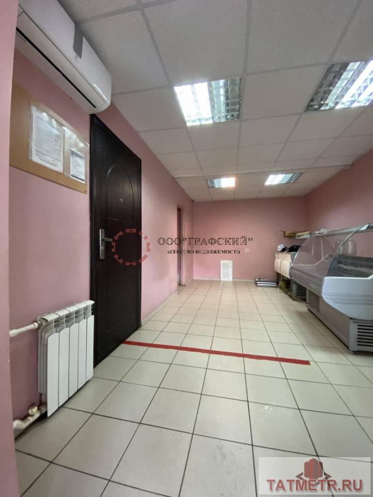 Продажа / Коммерческая / Office, Казань, улица Хайдара Бигичева, 7 500 000 Продаю помещение свободного назначения на 1 этаже 9-этажного дома с отдельным входом, первая линия, есть место под...