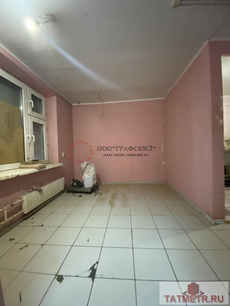 Продажа / Коммерческая / Office, Казань, улица Хайдара Бигичева, 7 500 000 Продаю помещение свободного назначения на 1 этаже 9-этажного дома с отдельным входом, первая линия, есть место под... - 2