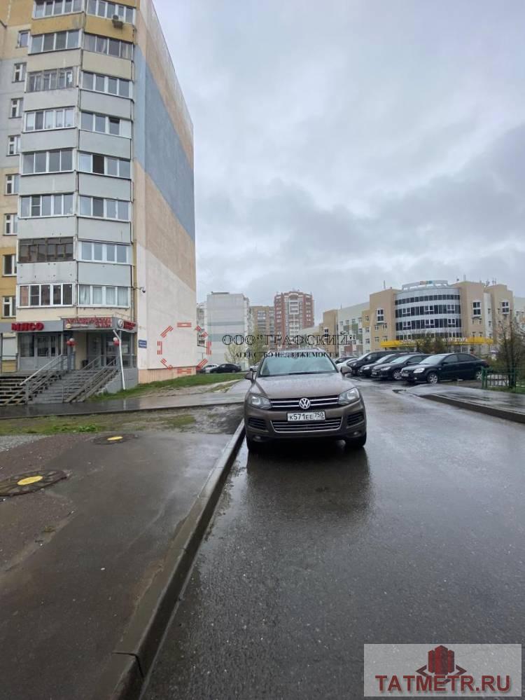 Продажа / Коммерческая / Office, Казань, улица Хайдара Бигичева, 7 500 000 Продаю помещение свободного назначения на 1 этаже 9-этажного дома с отдельным входом, первая линия, есть место под... - 8