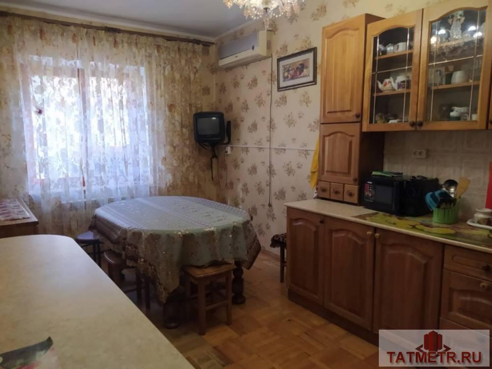 Аренда / Жилая / Дом с участком, Зеленодольск, Октябрьская улица, 25 000 Сдаётся второй этаж в двухэтажном доме в городе Зеленодольске. На первом этаже большой зал, спальня, кухня, холл,...