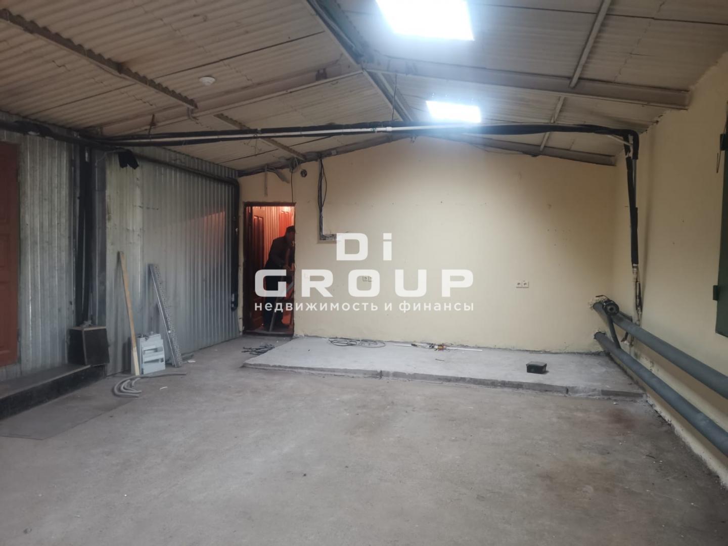 Аренда / Коммерческая / Warehouse, Казань, улица Адоратского, 12 285 Предлагается к аренде теплый склад на Адоратского. — охраняемая территория; — ворота 2.2 м на 3.5 м ; — отдельно... - 3