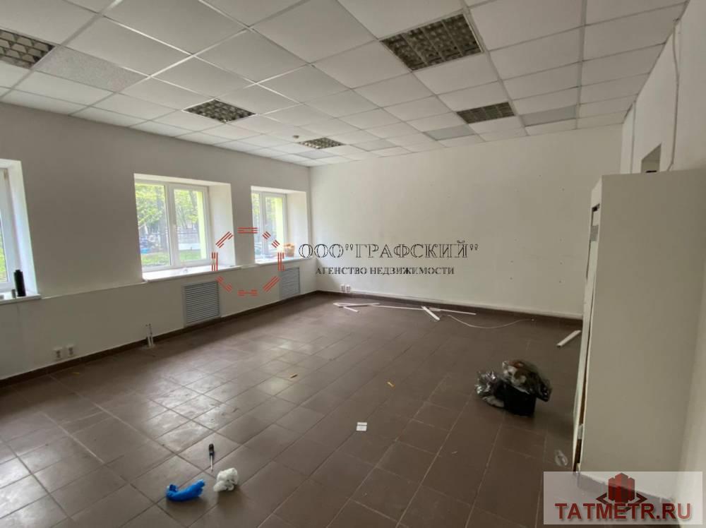 Аренда / Коммерческая / Free purpose, Казань, улица Сафиуллина, 5 200 Сдаю отличное помещение свободного назначения 10,4 в Приволжском районе. Удобные подъездные пути, всегда есть... - 3