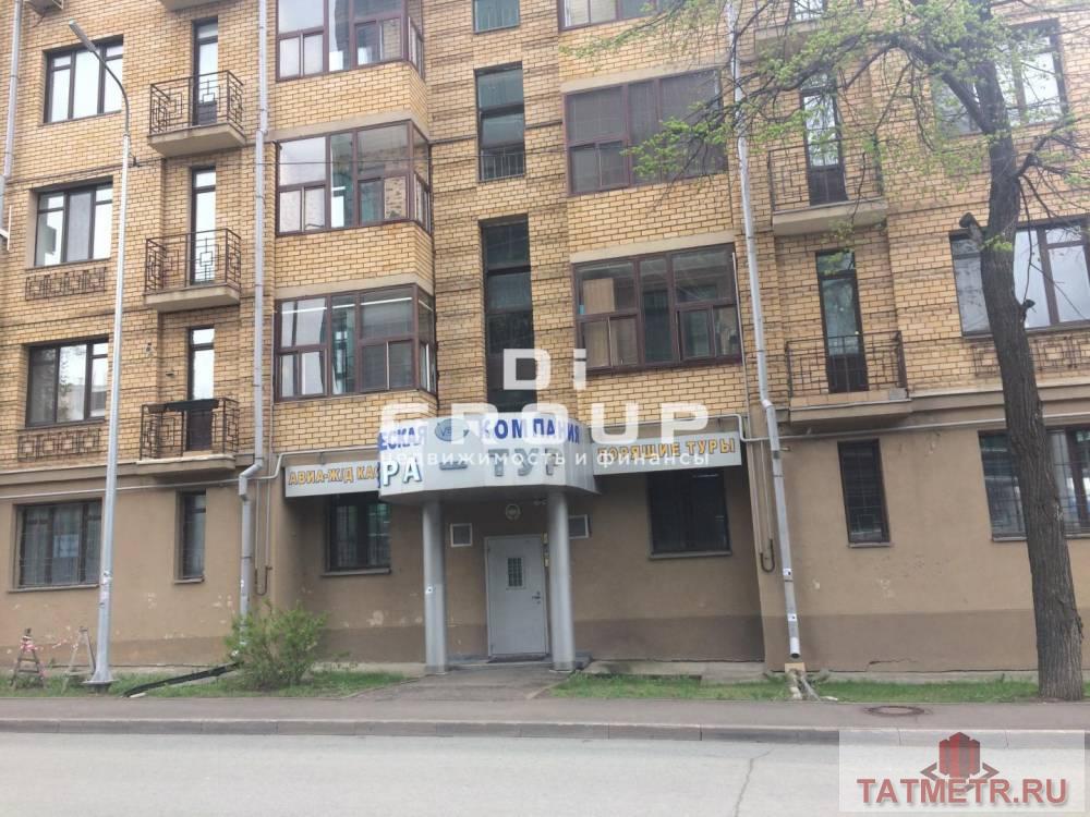 Коммерческая / Аренда / Офисы, Казань, улица Сибгата Хакима, 143 000 Основные характеристики: — первый этаж жилого дома (ЖК «Магеллан»); — часть торгового помещения, 2 блока по 50 м2...
