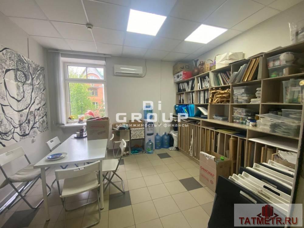 Коммерческая / Аренда / Офисы, Казань, улица Бутлерова, 30 000 Сдам офис 30кв.м в центре на 1-ом этаже . Основные характеристики: — помещение расположено в БЦ; — отдельная входная... - 1