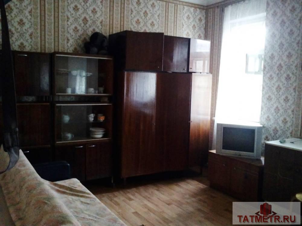 Аренда / Комнаты, Зеленодольск, Туктарова улица, 5 000 Сдается комната в коммунальной квартире в г. Зеленодольск. В комнате имеется все для проживания: диван, стол, стенка,...