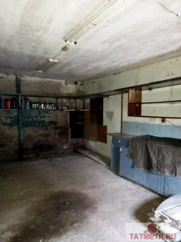 Продажа / Гаражи, Зеленодольск, гск. Песчаный карьер, 400 000 Продается гараж в черте мирного в г. Зеленодольск. Гараж капитальный, кирпичный. Перекрытия железобетонные. Свет в...