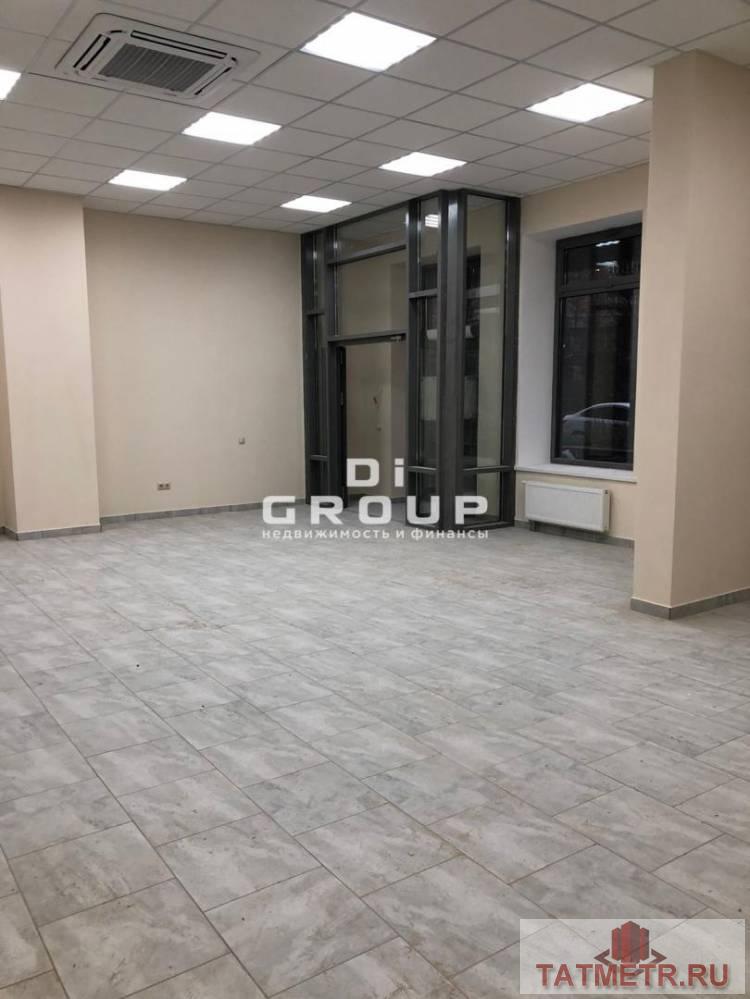 Коммерческая / Аренда / Офисы, Казань, улица Братьев Касимовых, 103 200 Основные характеристики: — помещение на первом этаже жилого дома, — вход на уровне земли, без ступенек; — 1 линия,... - 4