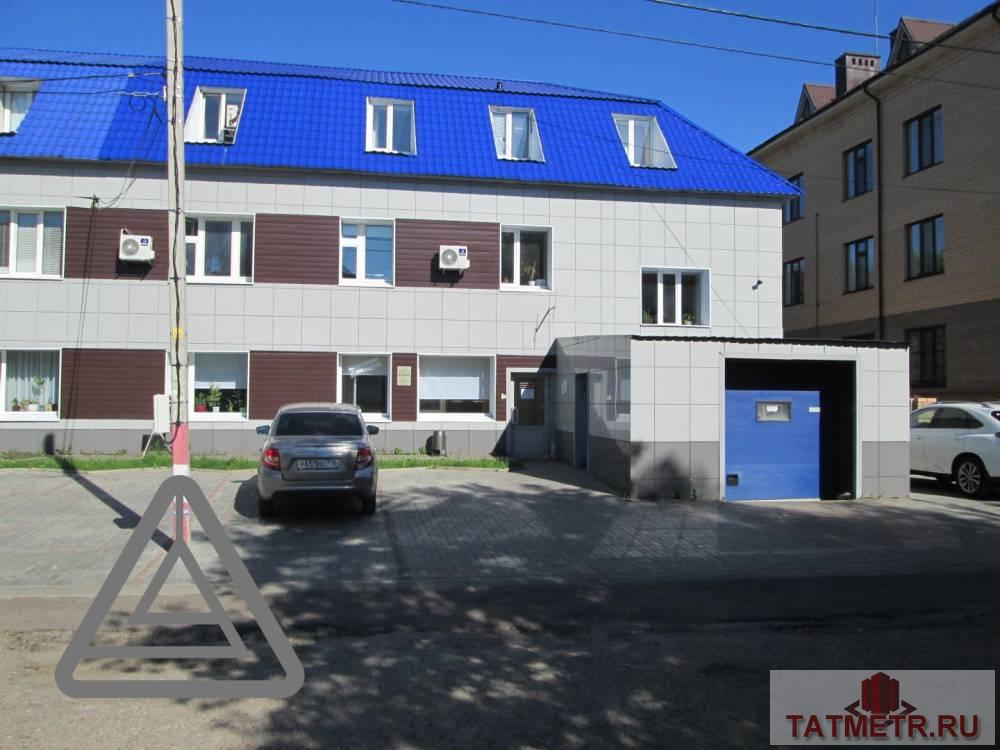 Продажа / Коммерческая / Office, Казань, улица Масгута Латыпова, 56 650 000 Продается трехэтажное офисное здание 1032 квм участок земли 9.93 сот по адресу Масгута Латыпова 24. На данный момент... - 1