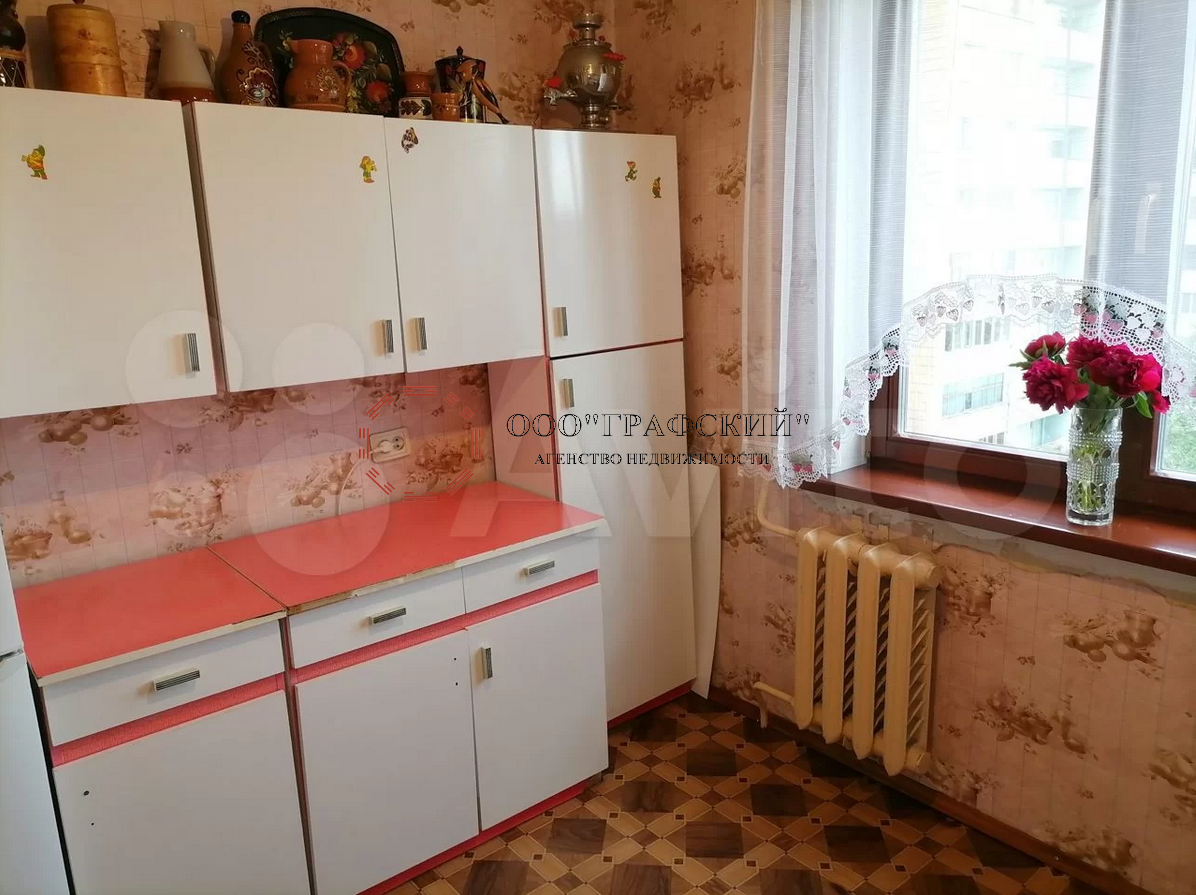 Продажа / Квартиры, Казань, улица Фатыха Амирхана, 5 450 000 Продаю светлую уютную однокомнатную квартиру в сердце Ново-Савиновского района! В квартире отличная планировка,...