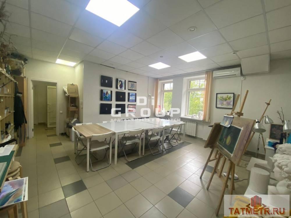 Коммерческая / Аренда / Офисы, Казань, улица Бутлерова, 15 000 Сдам офис 15кв.м в центре на 1-ом этаже . Основные характеристики: — помещение расположено в БЦ; — отдельная входная...