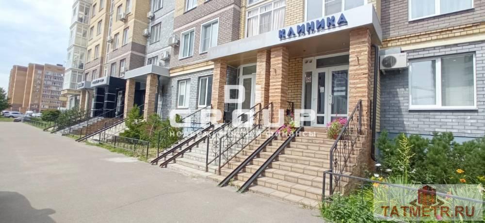 Аренда / Коммерческая / Free purpose, Казань, улица Сибгата Хакима, 80 000 Сдается площадь свободного назначения ул. С.Хакима, дом 41, площадь — 43 квадратных метра. Высокий пеший и...