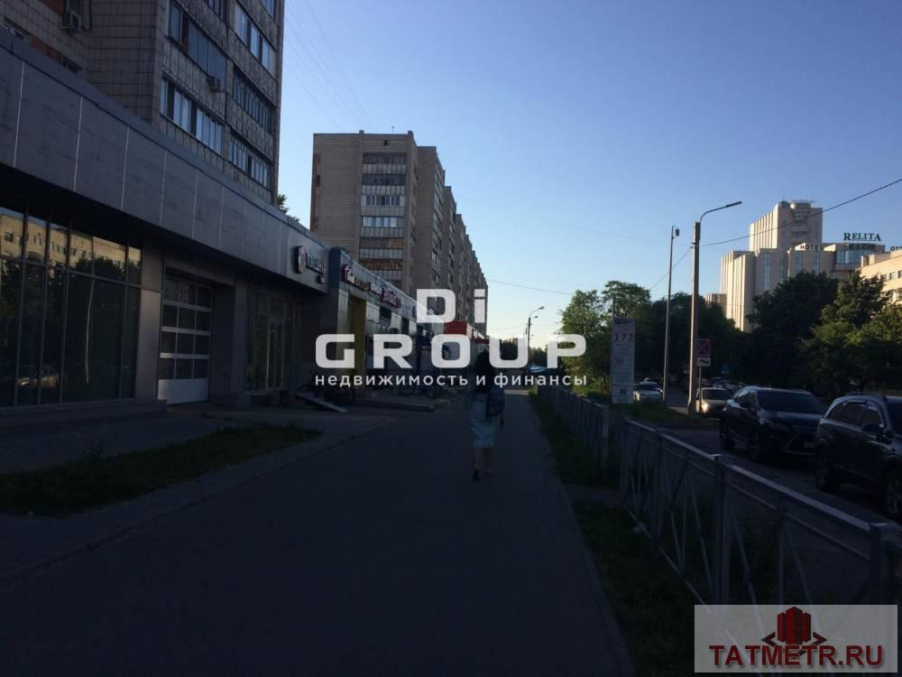 Аренда / Коммерческая / Public catering, Казань, улица Декабристов, 456 000 Основные характеристики: — первый этаж жилого дома; — 1 линия, высокий пешеходный и автомобильный трафик; — рядом... - 2