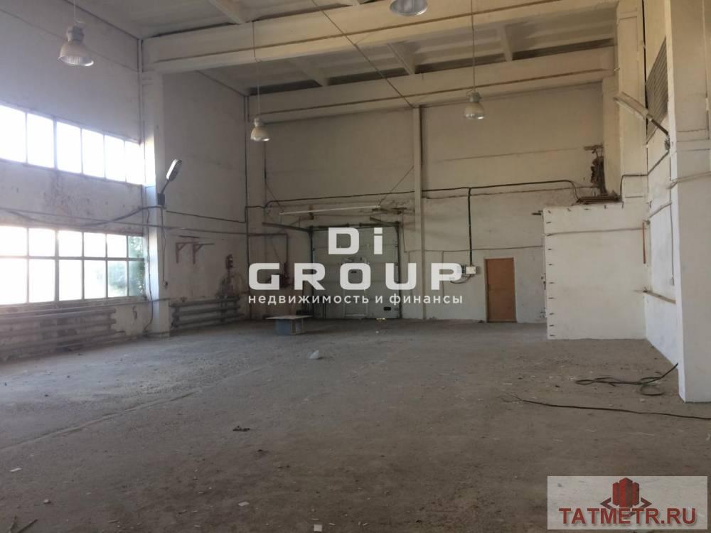 Аренда / Коммерческая / Warehouse, Казань, Хлебозаводская улица, 40 000 Сдаю в аренду неотапливаемый склад с ж/д веткой на ул. Хлебозаводская 7, площадью от 200 м2 до 10 тыс. м2. Размеры...