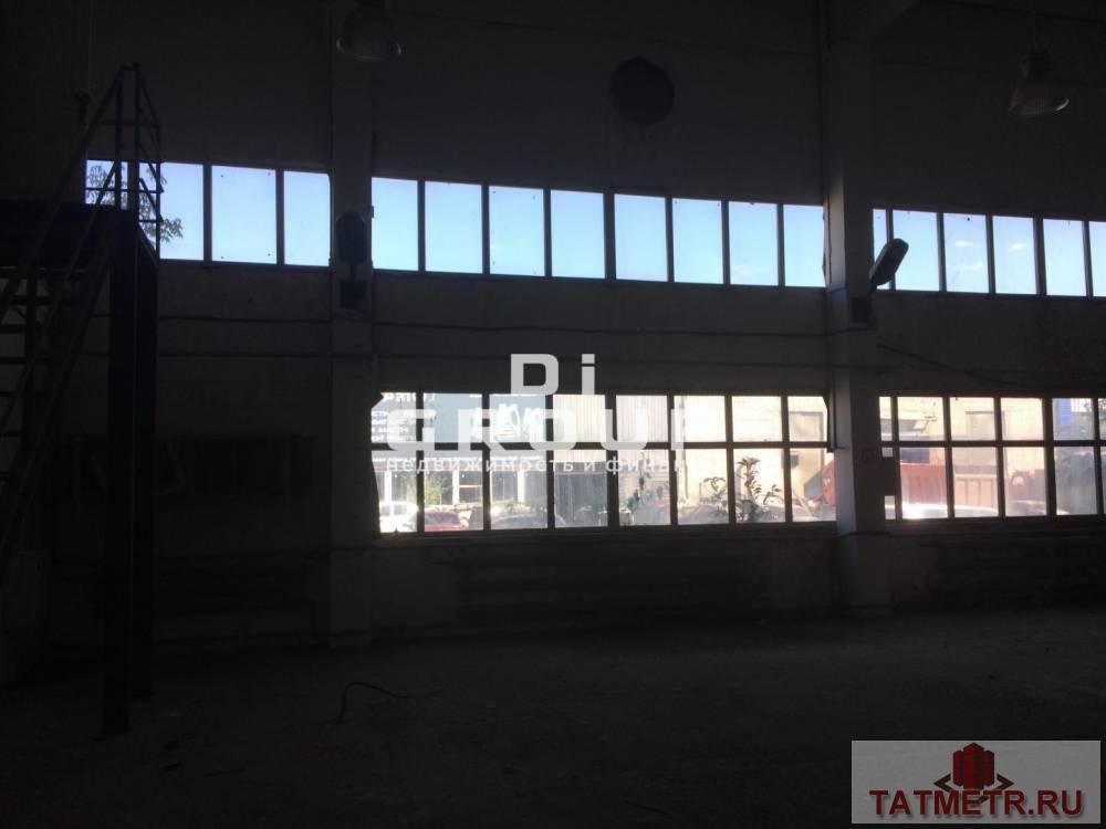 Аренда / Коммерческая / Warehouse, Казань, Хлебозаводская улица, 40 000 Сдаю в аренду неотапливаемый склад с ж/д веткой на ул. Хлебозаводская 7, площадью от 200 м2 до 10 тыс. м2. Размеры... - 1